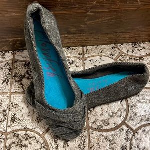 Blowfish soft flats.